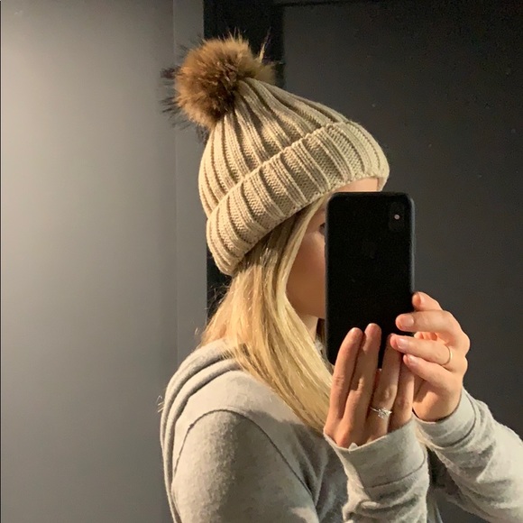 Ellelauri Beanie Hat - Picture 5 of 6